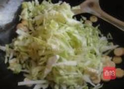 包菜炒饭的做法图解3