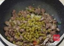 酸豆角炒鸡胗的做法图解5