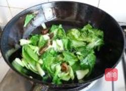 腊肠香菇油菜的做法图解5