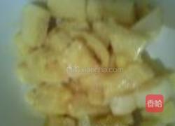 茄汁油渣炒馒头的做法图解4