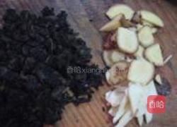 紫苏毛豆烧鲫鱼的做法图解2