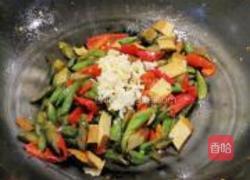 豆干炒绿茄子的做法图解8