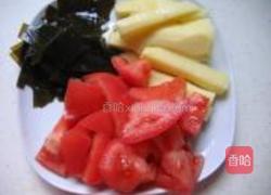 土豆番茄海带汤的做法图解2