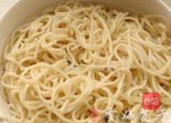 豆酱蒜香牛肉拌面的做法图解1