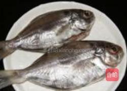 清煮刀鲳鱼的做法图解1