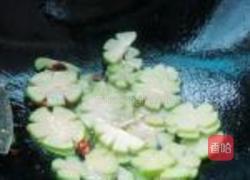 佛水瓜炒肉片的做法图解7