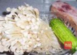 苦瓜培根金针菇卷的做法图解1