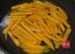 蛋黄焗南瓜的做法图解2