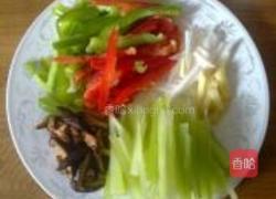 五彩鸡丝的做法图解2