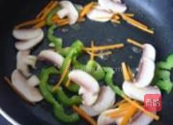 海鲜意面的做法图解5