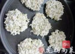 香煎槐花饼的做法图解5