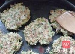 香煎槐花饼的做法图解6