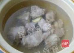 苦瓜排骨黄瓜汤的做法图解3
