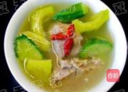 苦瓜排骨黄瓜汤的做法图解5