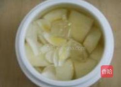蜂蜜雪梨炖百合的做法图解3