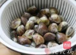 辣酱爆花蛤的做法图解3