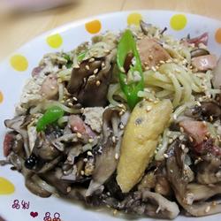 鸡肉蘑菇炒面的做法[图]