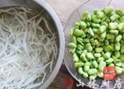 银鱼蚕豆汤的做法图解1