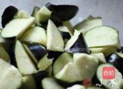 油焖茄子的做法图解2