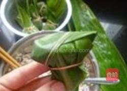 红豆花生蜜枣粽的做法图解8