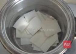山药粉皮素肠煲的做法图解1