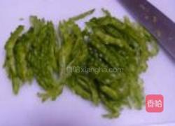豆豉拌苦瓜的做法图解3