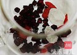 五味子枸杞茶的做法图解2
