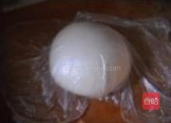 拉面拌皮蛋的做法图解1