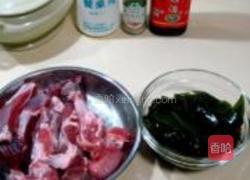 砂锅排骨海带汤的做法图解1