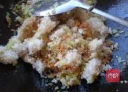 火腿肠包菜炒饭的做法图解7