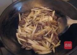 茭白炒肥肠的做法图解5