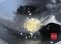 脆皮肠青菜炒饭的做法图解3