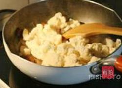 干煸腊味菜花的做法图解5