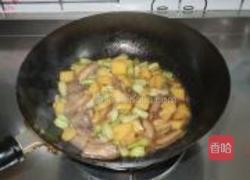 五花肉烧土豆芸豆的做法图解10