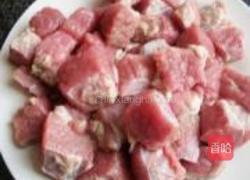 啤酒茄汁焖牛腩的做法图解1