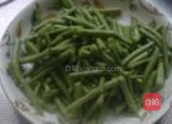 金针菇拌豇豆的做法图解2