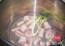 金针猪尾煲的做法图解1