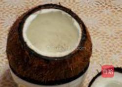 枸杞子雪耳炖椰子的做法图解1