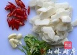 荸荠炒黑木耳的做法图解1