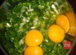 小葱煎鸡蛋的做法图解3