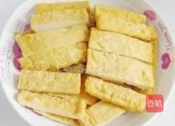 芹菜豆干炒鱿鱼须的做法图解3