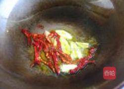 炝炒酸辣西瓜皮的做法图解3