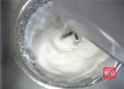 戚风蛋糕的做法图解2