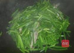 韭菜花炒剥皮鱼的做法图解5