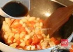 茄汁松仁鸡丁的做法图解5