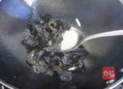茭白炒木耳的做法图解4