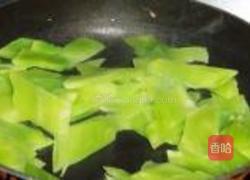 鸡蛋莴笋片的做法图解4