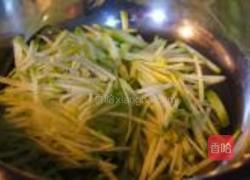 多味萝卜丝的做法图解1