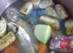 青红萝卜牛蒡汤的做法图解4