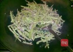 小炒扁豆丝的做法图解3